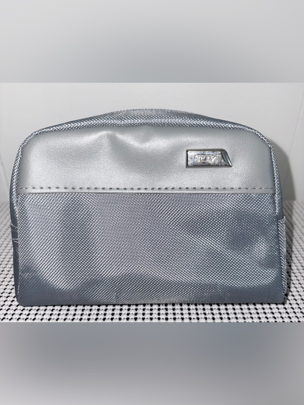 TUMI for Delta Gray Travel Amenity Toiletry Cosmetic Zip Pouch Bag